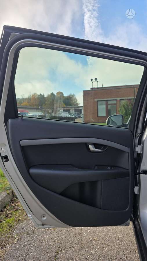Volvo V70 2008 — photo 29