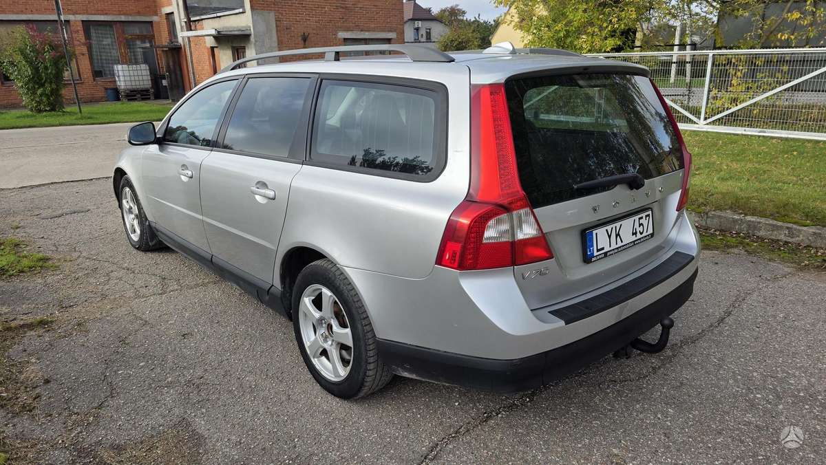 Volvo V70 2008 — interior