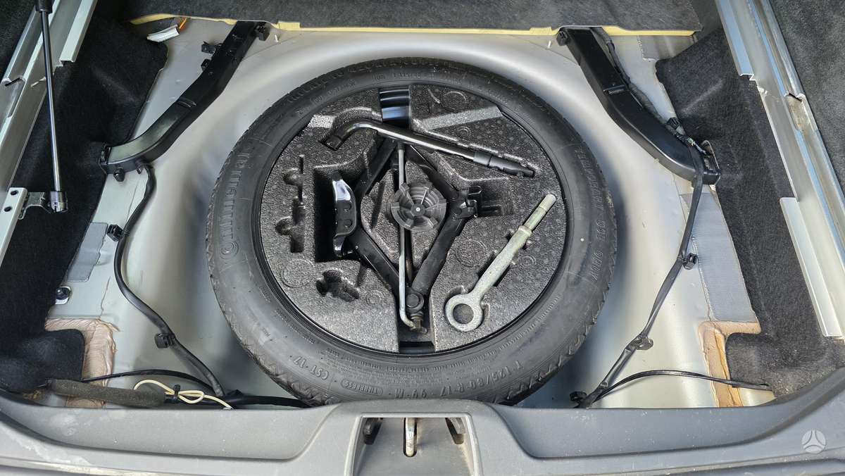 Volvo V70 2008 — photo 33