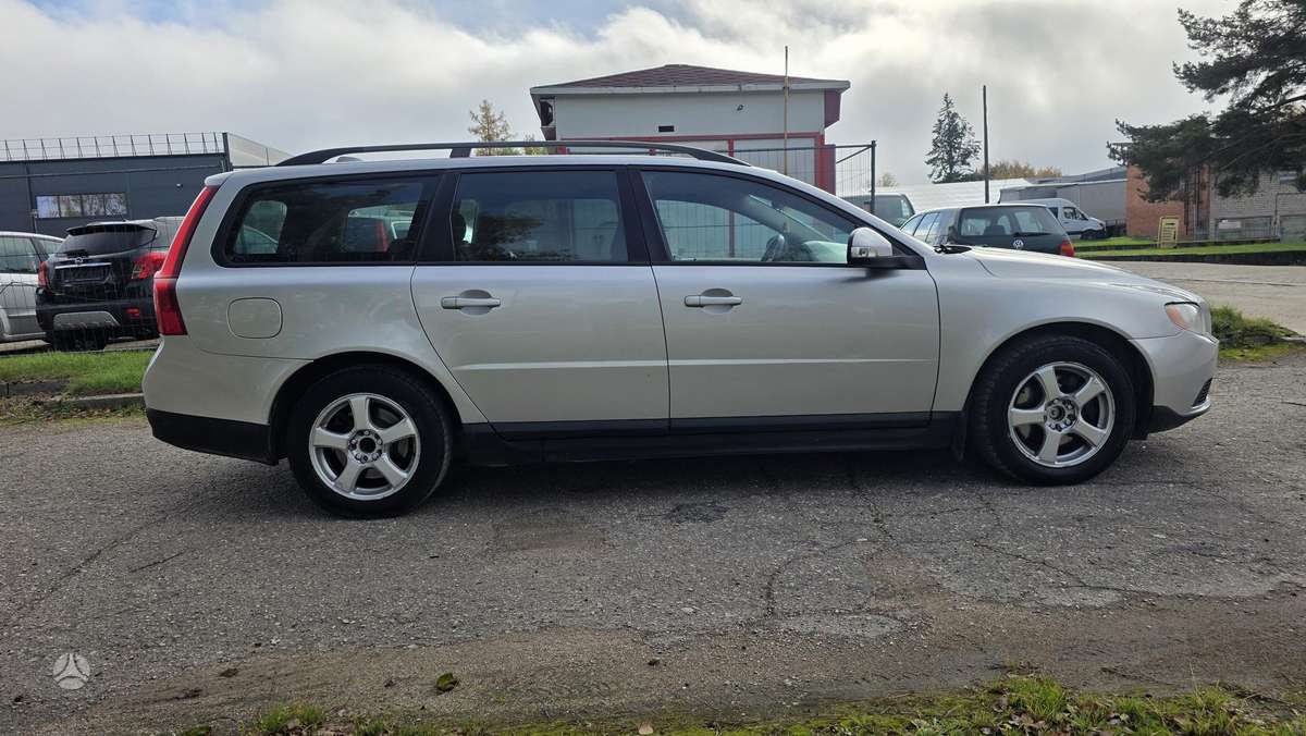 Volvo V70 2008 — engine 2400 cm³, 163 HP (120kW)