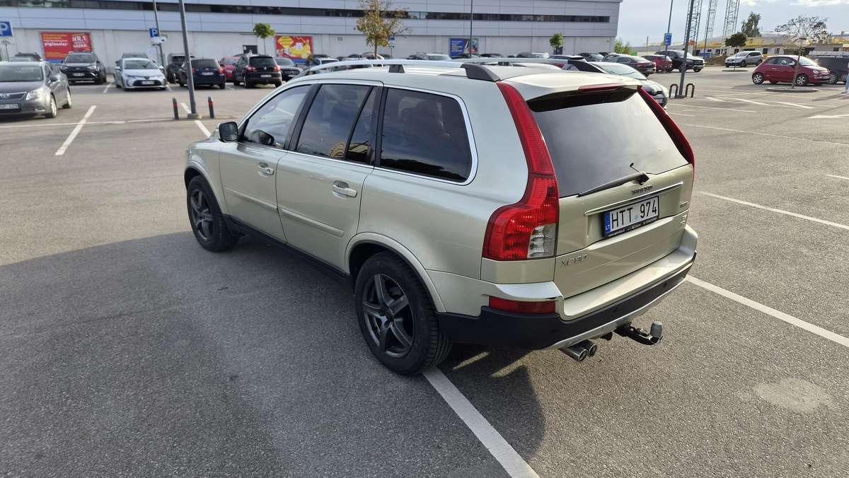 Volvo XC90 2007 — engine 2400 cm³, 185 HP (136kW)