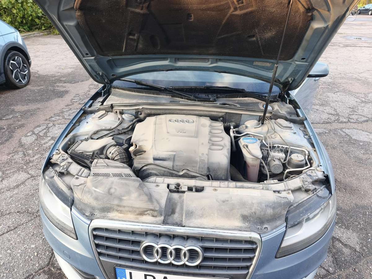 Audi A4 2011 — photo 6