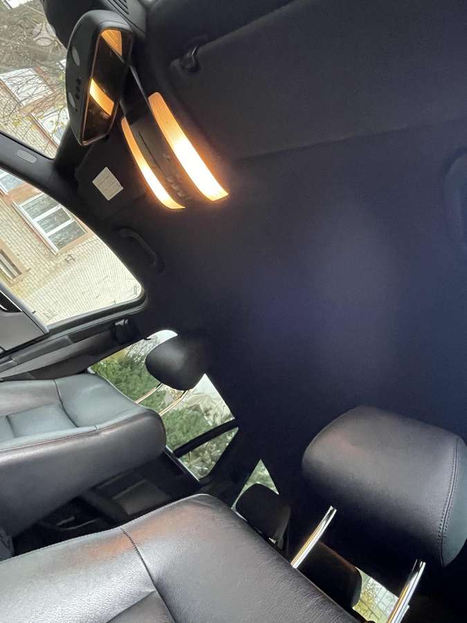 Mercedes-Benz E220 2011 — photo 14