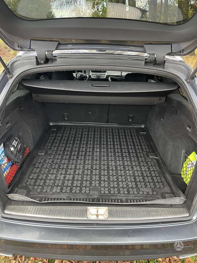 Mercedes-Benz E220 2011 — photo 20