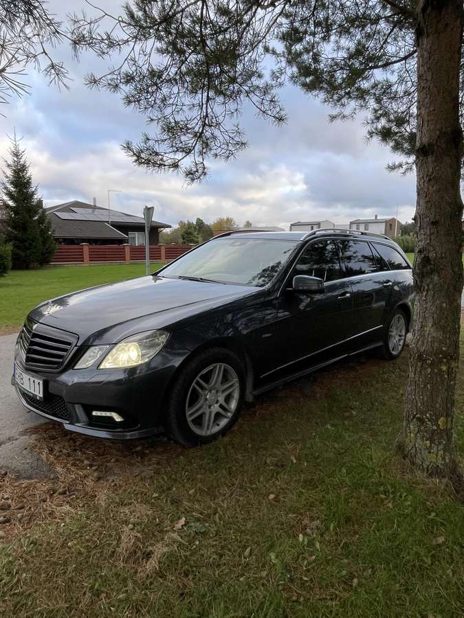 Mercedes-Benz E220 2011 — engine 2143 cm³, 170 HP (125kW)