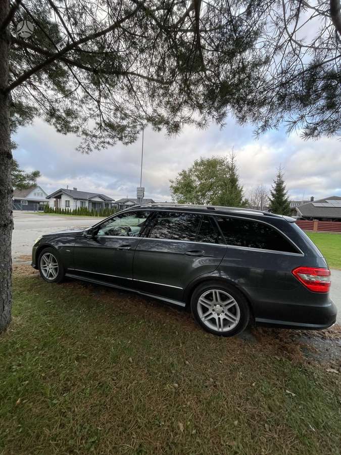 Mercedes-Benz E220 2011 — photo 6