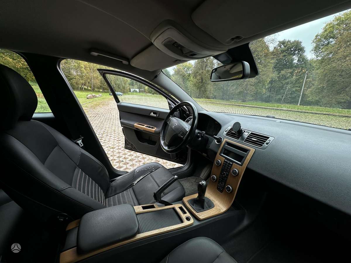 Volvo V50 2008 — двигун 1560 cm³, 110 HP (81kW)