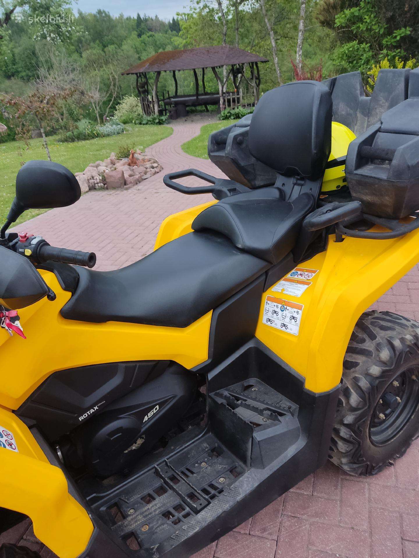 Bombardier Outlander 2015 — engine 450 cm³, 12 HP (9kW)