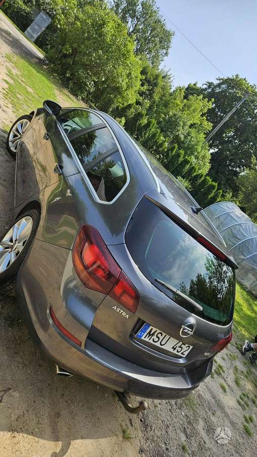 Opel Astra 2011 — двигун 1997 cm³, 136 HP (100kW)