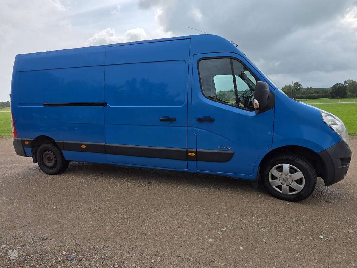 Renault Master 2011 — салон