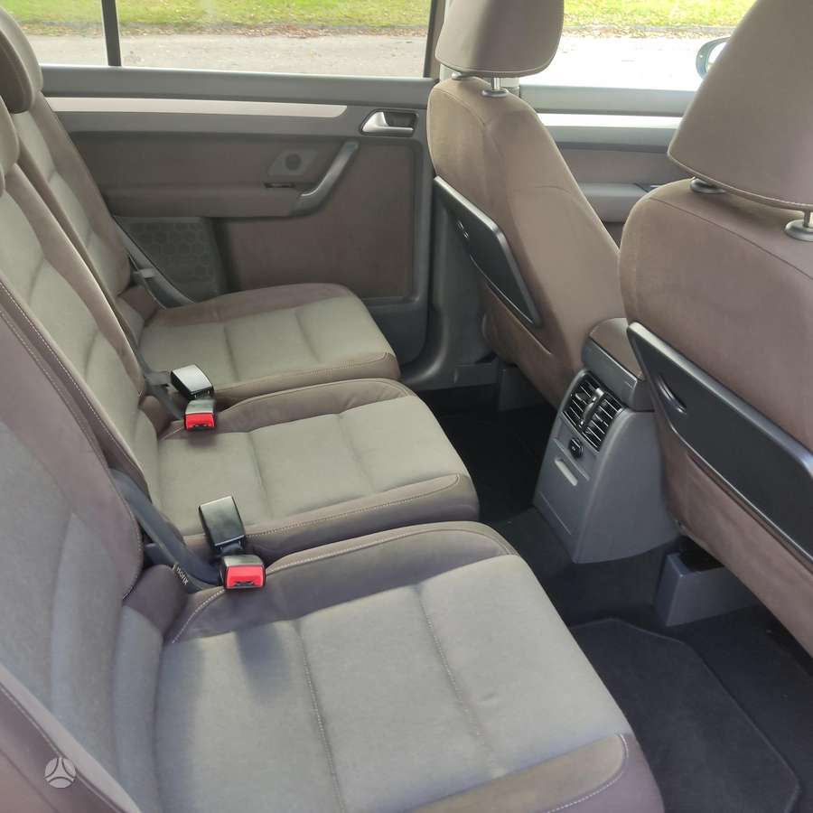 Volkswagen Touran 2012 — photo 10