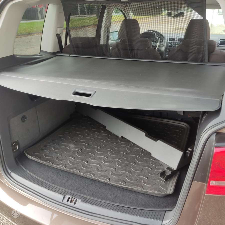 Volkswagen Touran 2012 — photo 11