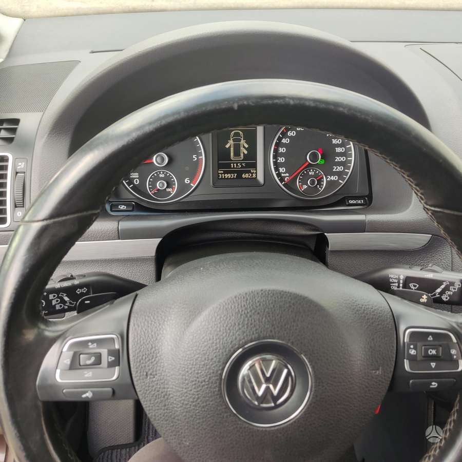 Volkswagen Touran 2012 — photo 13