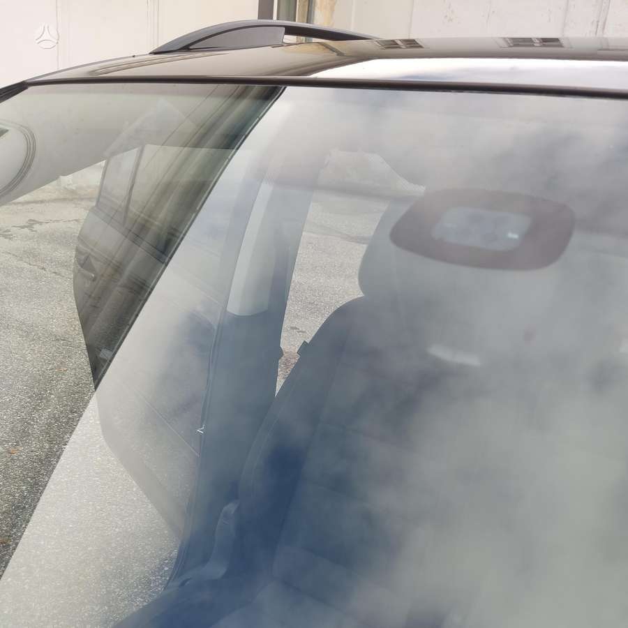 Volkswagen Touran 2012 — photo 19