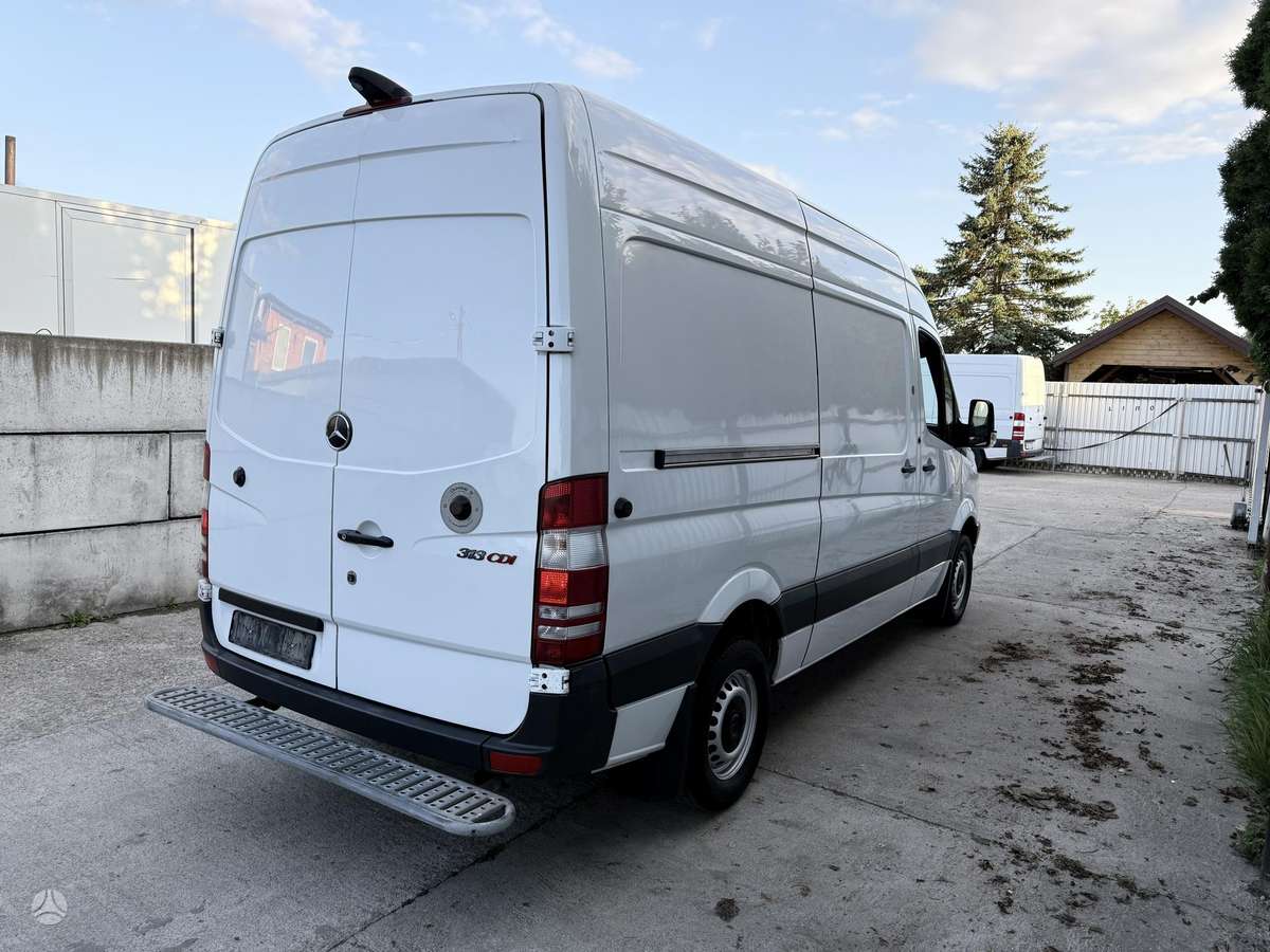 Mercedes-Benz Sprinter 2013 — салон