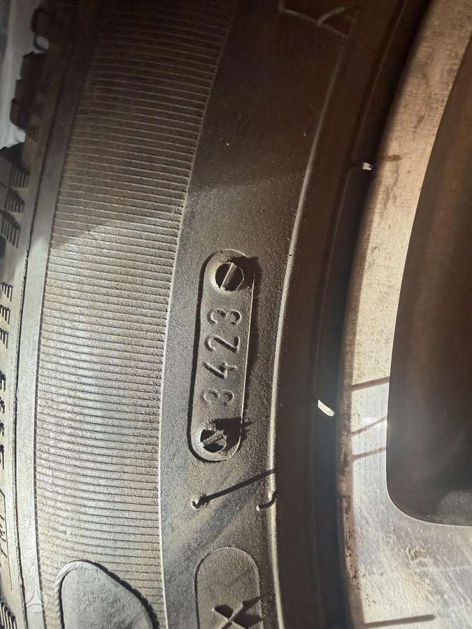 Mercedes-Benz E350 2010 — photo 12