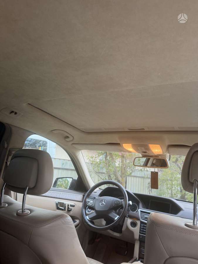 Mercedes-Benz E350 2010 — photo 7