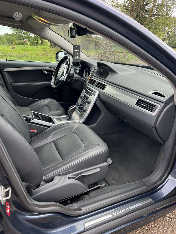 Volvo V70 2013 — photo 17