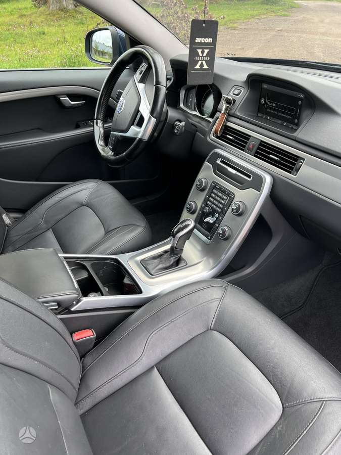 Volvo V70 2013 — photo 19