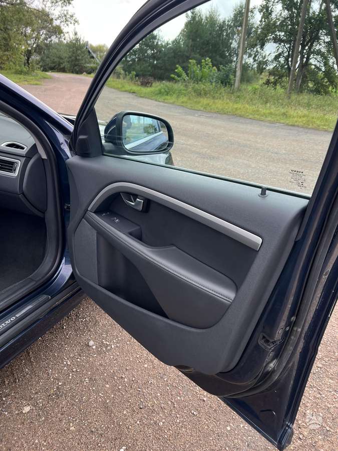 Volvo V70 2013 — photo 20