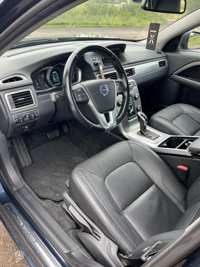 Volvo V70 2013 — photo 21