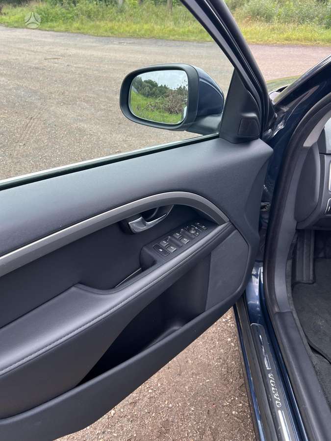Volvo V70 2013 — photo 24