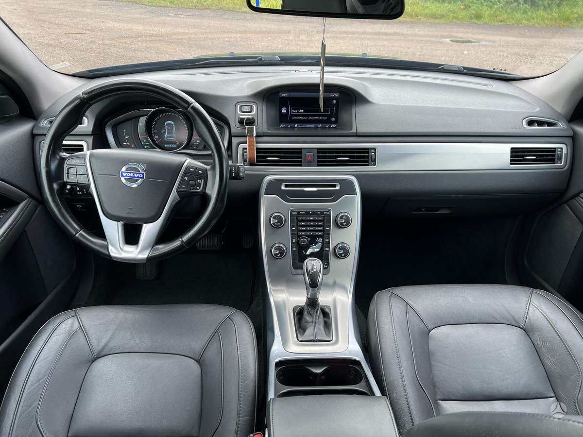 Volvo V70 2013 — photo 25