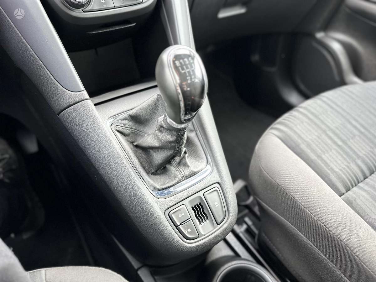Opel Zafira 2015 — photo 19