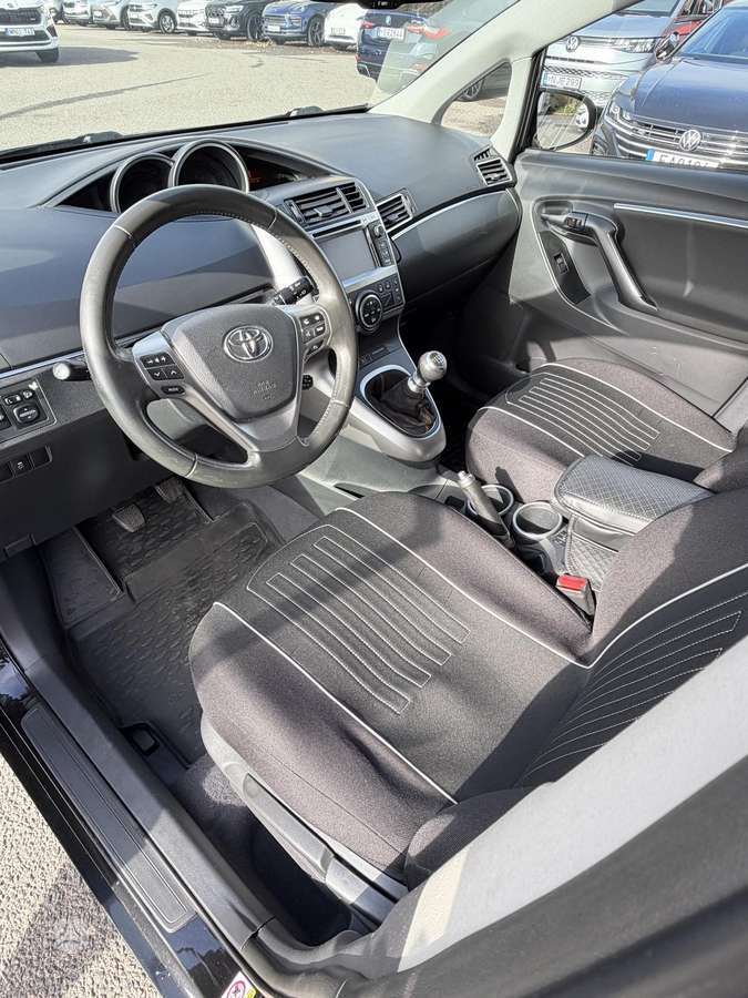 Toyota Verso 2015 — фото 11