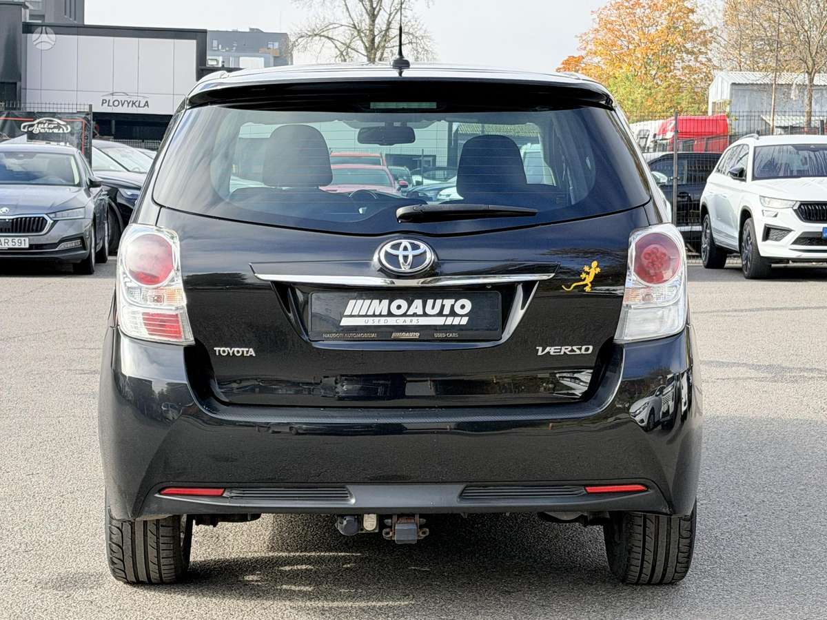 Toyota Verso 2015 — двигун 1598 cm³, 111 HP (82kW)