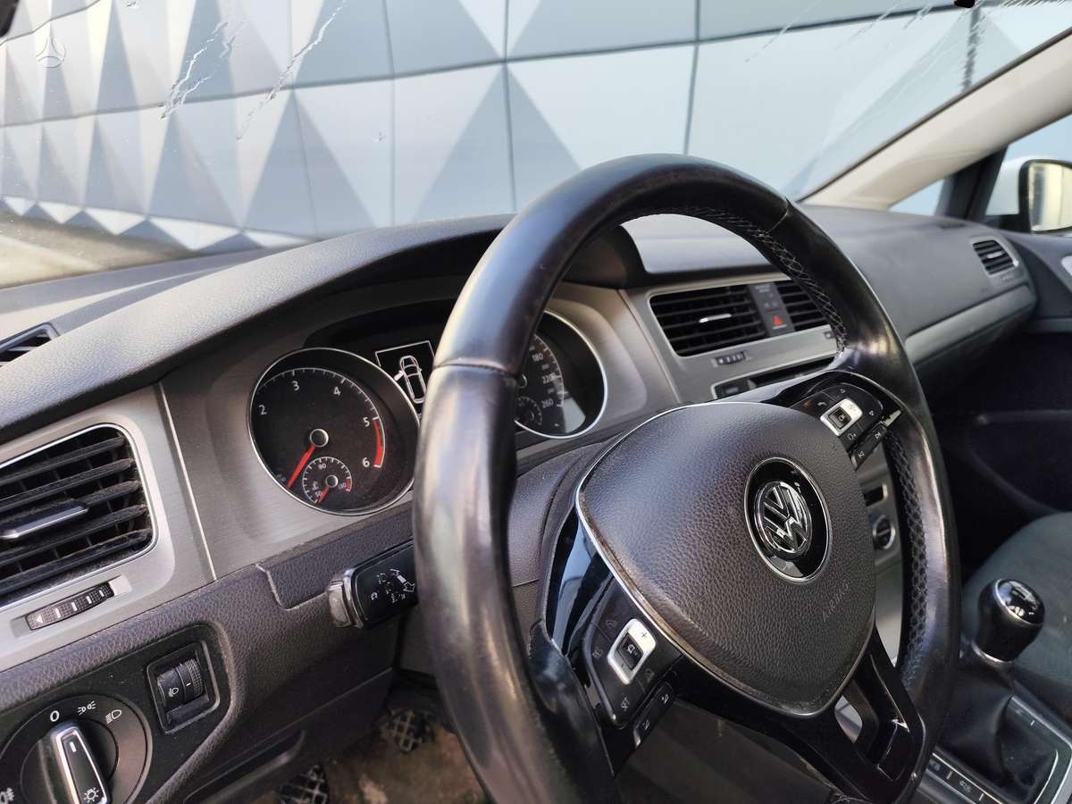 Volkswagen Golf 2015 — photo 11