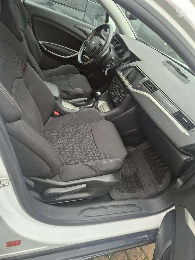 Citroen C5 2013 — engine 1560 cm³, 114 HP (84kW)