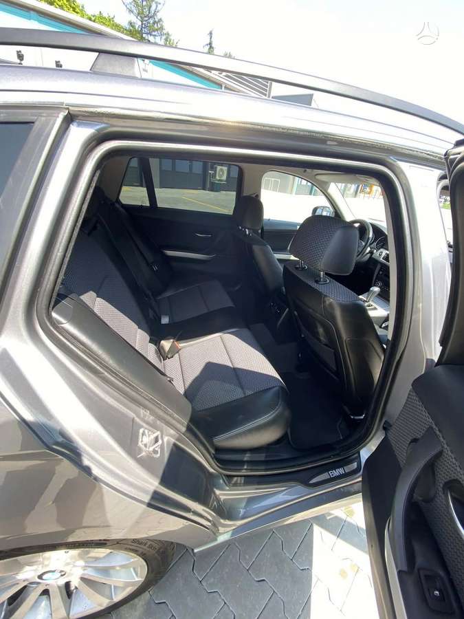 BMW 320 2009 — photo 13