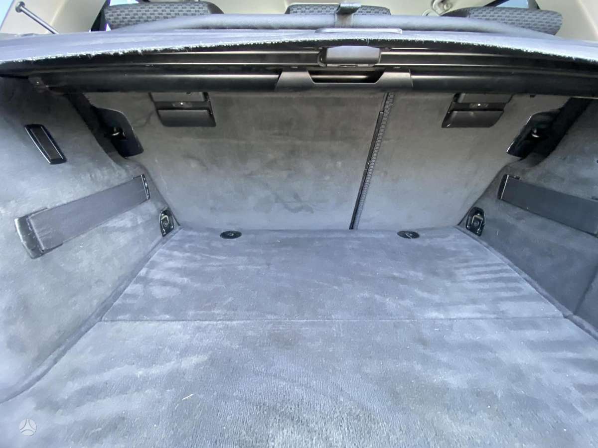 BMW 320 2009 — photo 19
