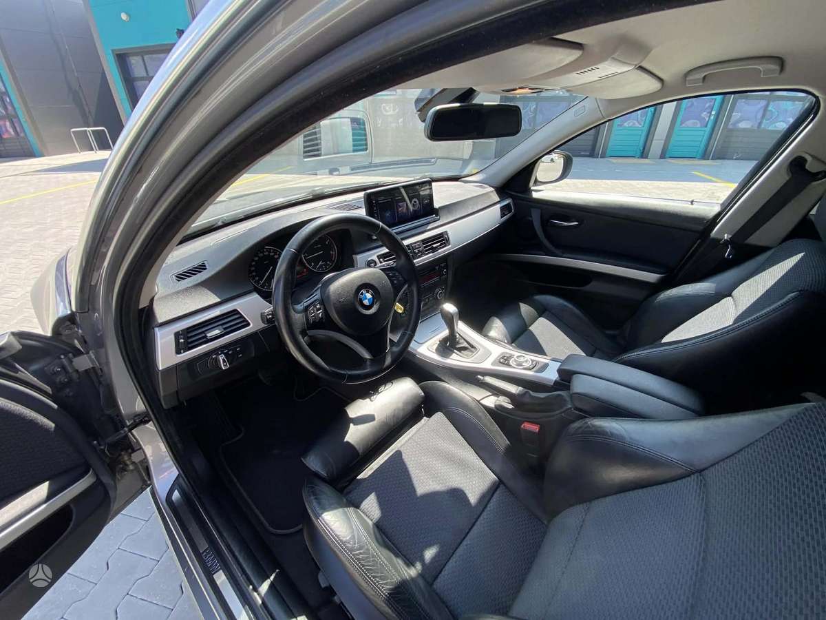 BMW 320 2009 — engine 1995 cm³, 177 HP (130kW)