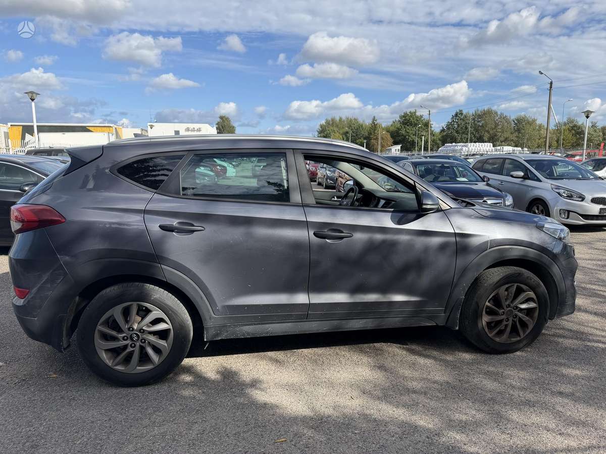 Hyundai Tucson 2015 — interior