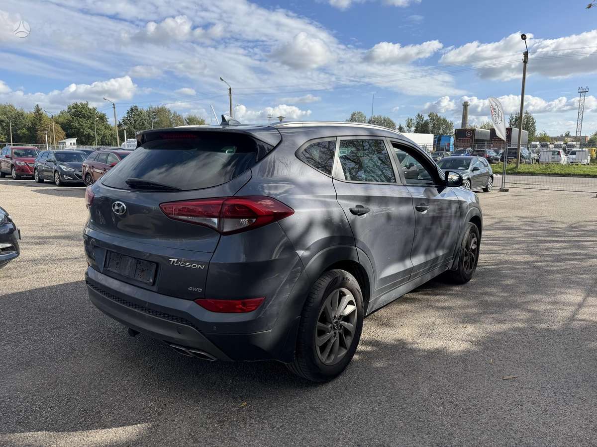 Hyundai Tucson 2015 — engine 1995 cm³, 136 HP (100kW)