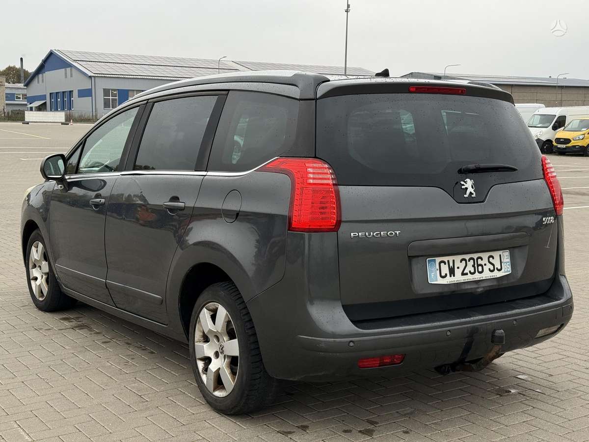 Peugeot 5008 2012 — двигун 1600 cm³, 111 HP (82kW)