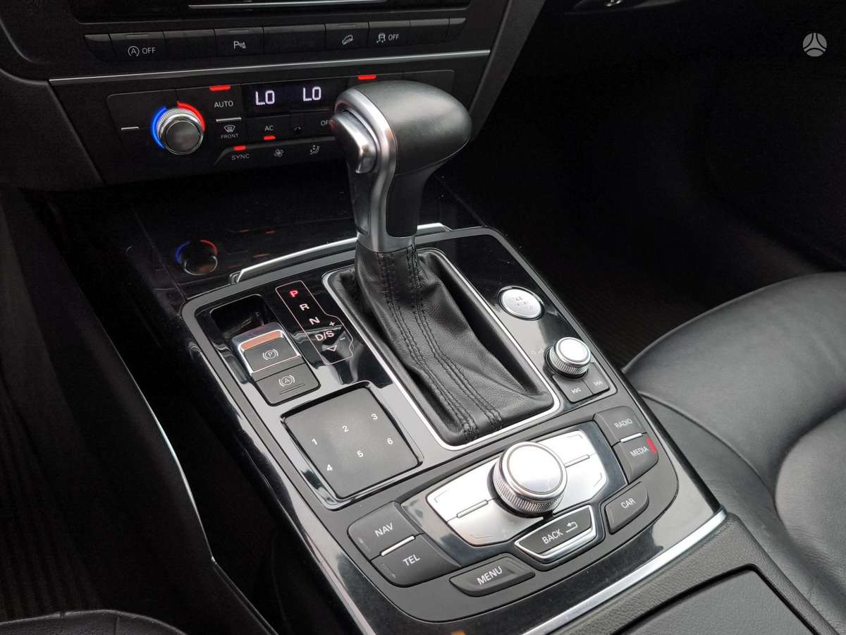 Audi A6 2012 — photo 17