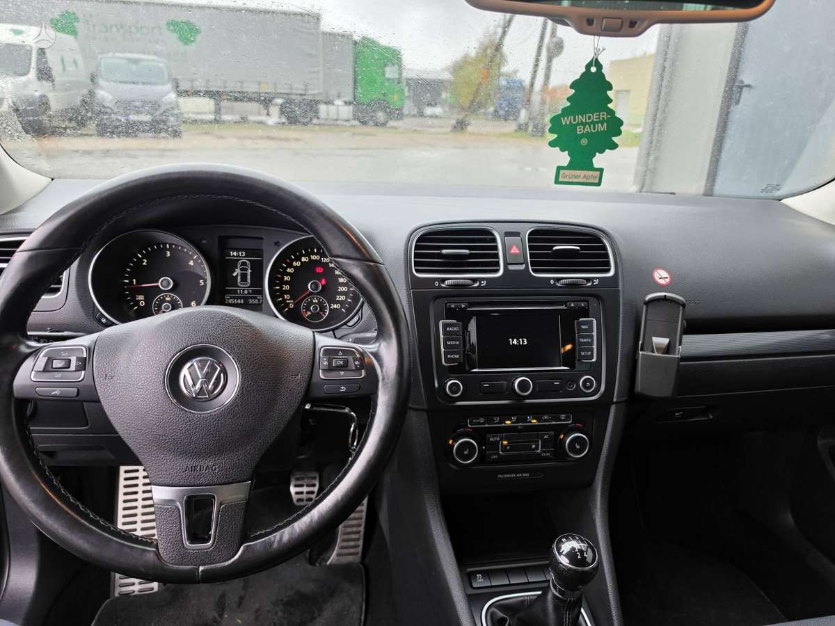 Volkswagen Golf 2011 — photo 14