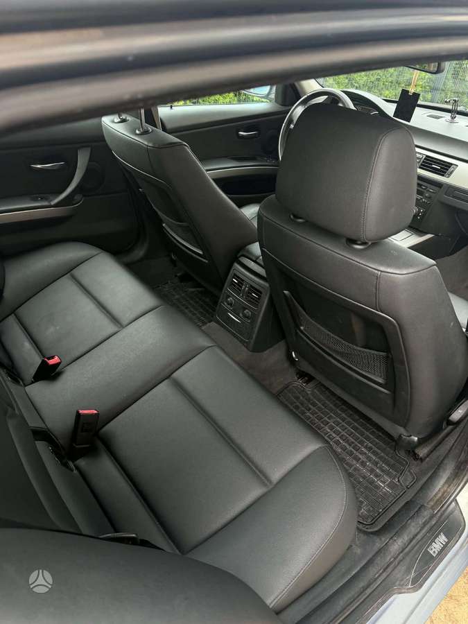 BMW 320 2008 — photo 13