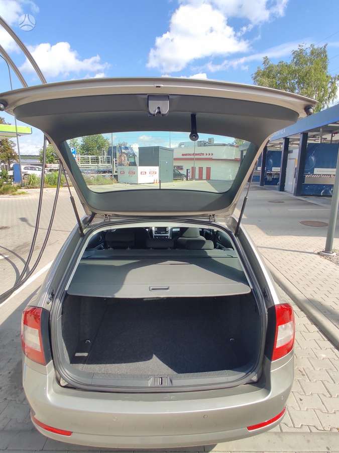 Skoda Octavia 2011 — photo 12