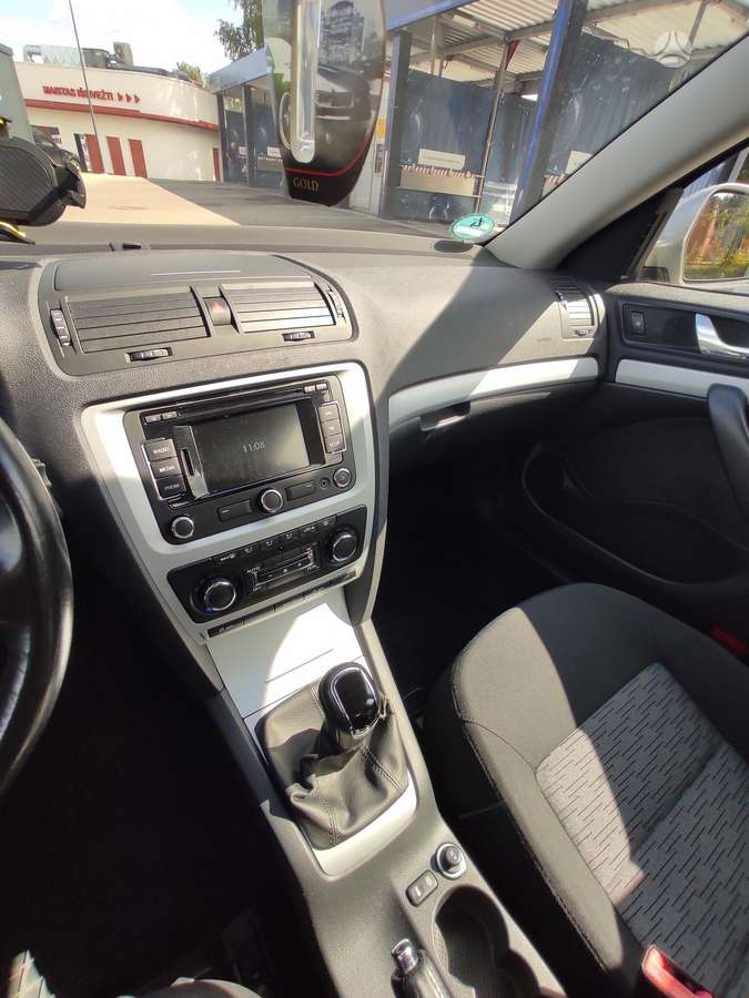 Skoda Octavia 2011 — photo 6