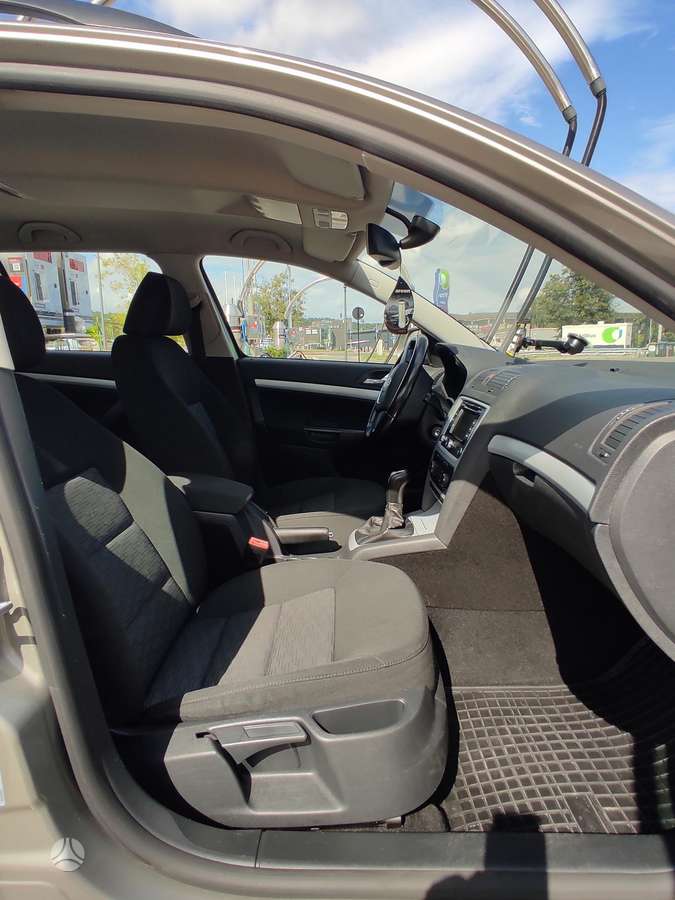 Skoda Octavia 2011 — photo 9