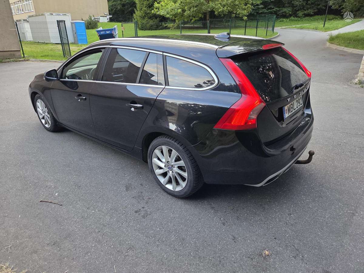 Volvo V60 2014 — салон