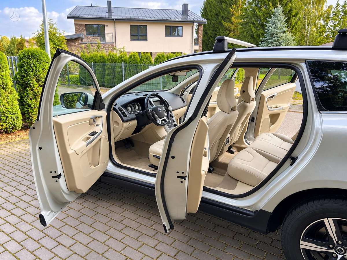 Volvo XC60 2010 — фото 19