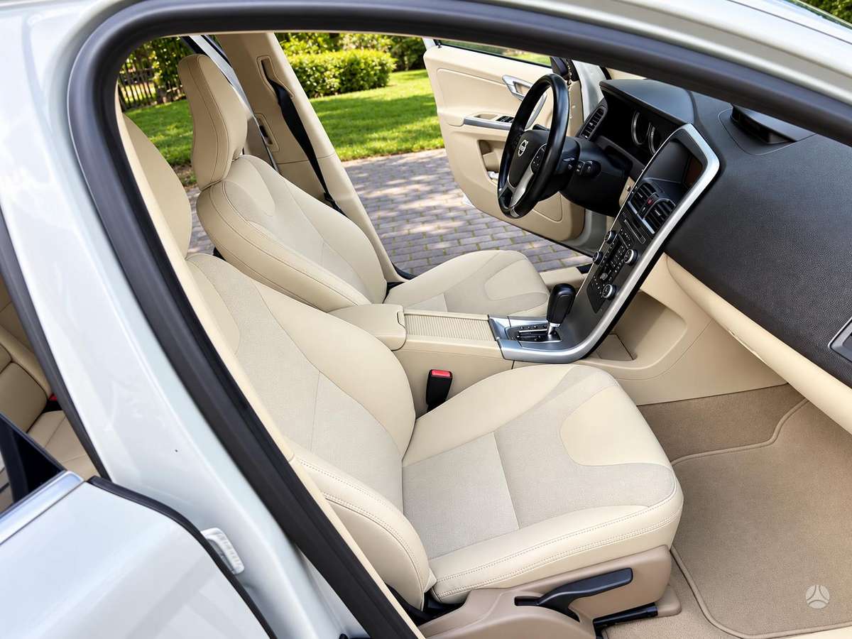 Volvo XC60 2010 — фото 26