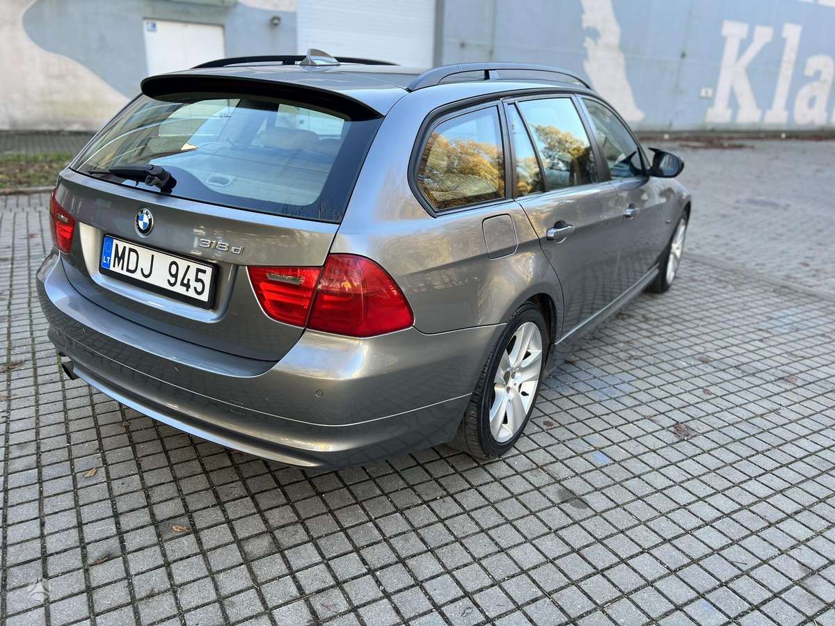 BMW 320 2009 — engine 1800 cm³, 136 HP (100kW)