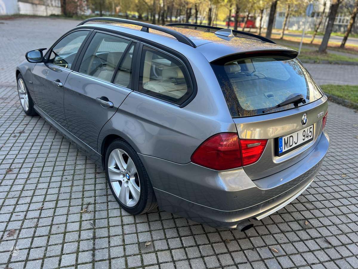BMW 320 2009 — photo 5