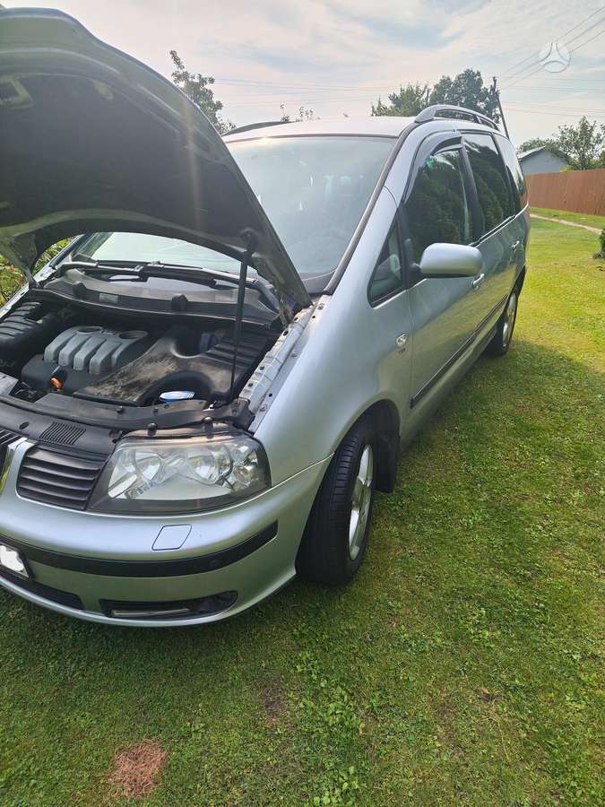 Seat Alhambra 2006 — rear view